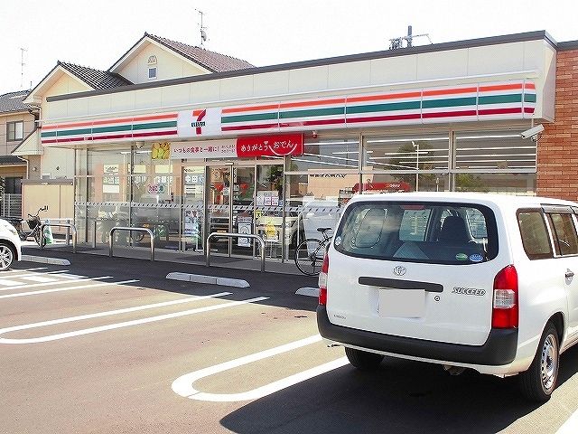 近くのコンビニまで92m（徒歩2分）