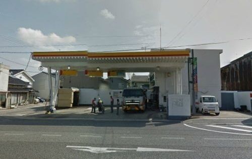近くのガソリンスタンドまで2,800m（徒歩35分）