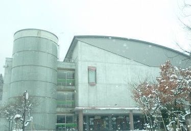 近くの加茂南小学校まで700m（徒歩9分）