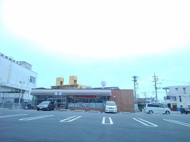 近くのセブンイレブン沖縄美里店まで350m(徒歩5分)