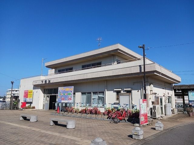 近くの駅まで1,400m（徒歩18分）