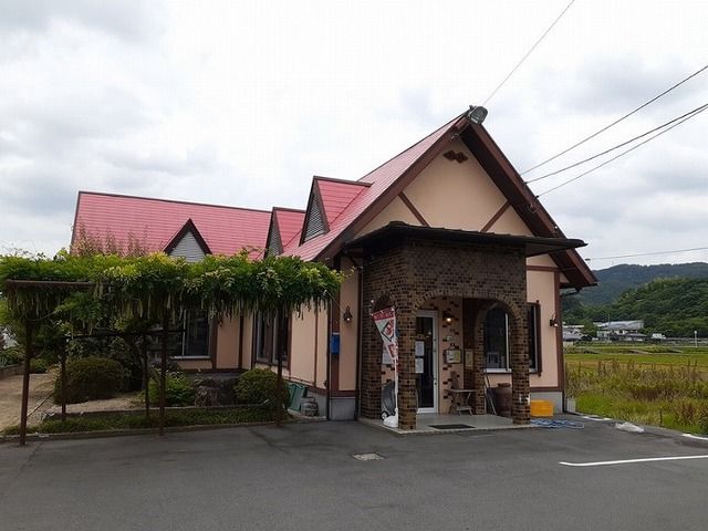 近くの飲食店まで350m（徒歩5分）