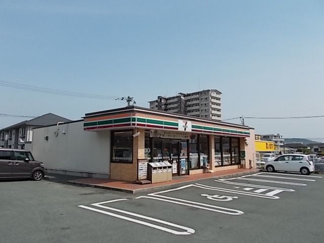 近くのセブンイレブン鶴羽田店まで630m(徒歩8分)