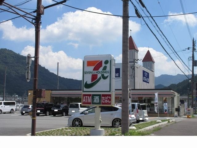 近くのセブンイレブン篠山大沢店様まで800m（徒歩10分）