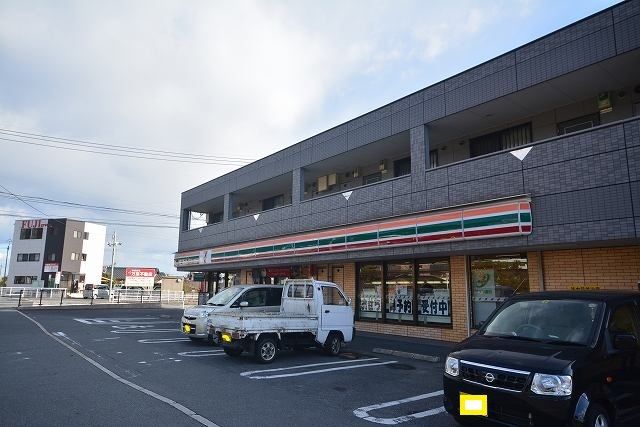 近くのセブンイレブンまで700m(徒歩9分)