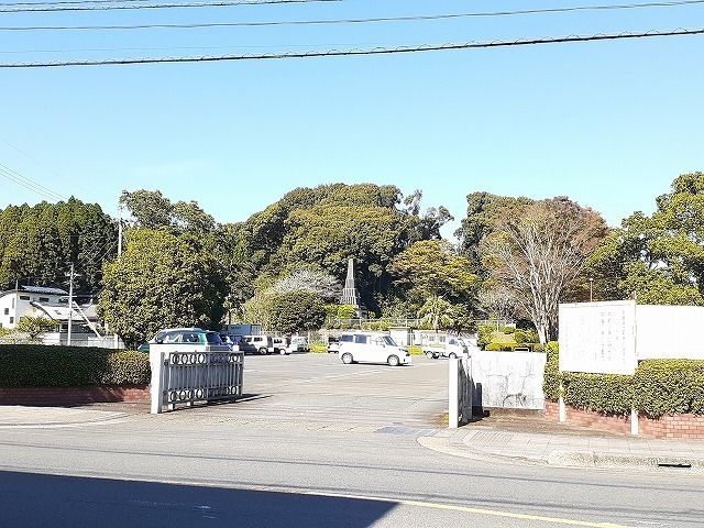 近くの国富町運動公園まで1,000m(徒歩13分)