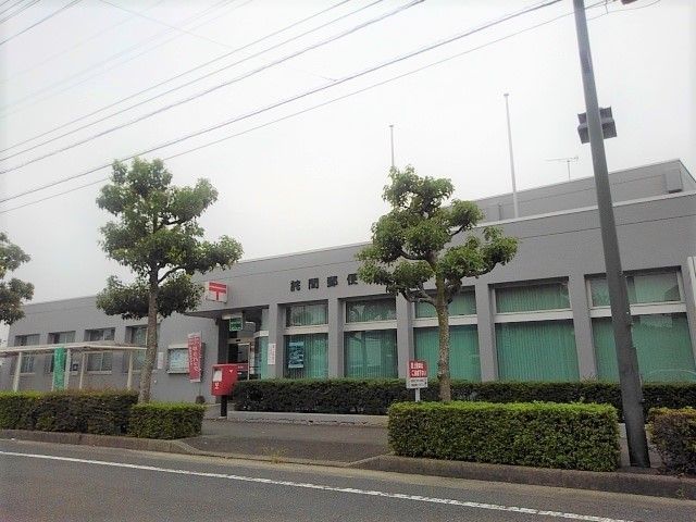 近くの郵便局まで450m（徒歩6分）