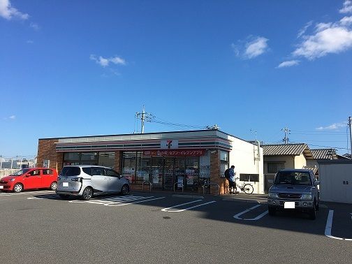 近くのセブンイレブンまで1,100m（徒歩14分）