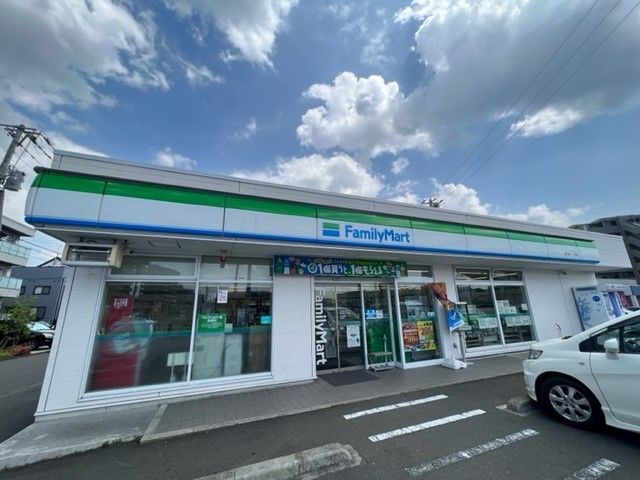 近くのファミリーマート 富沢南一丁目まで600m（徒歩8分）