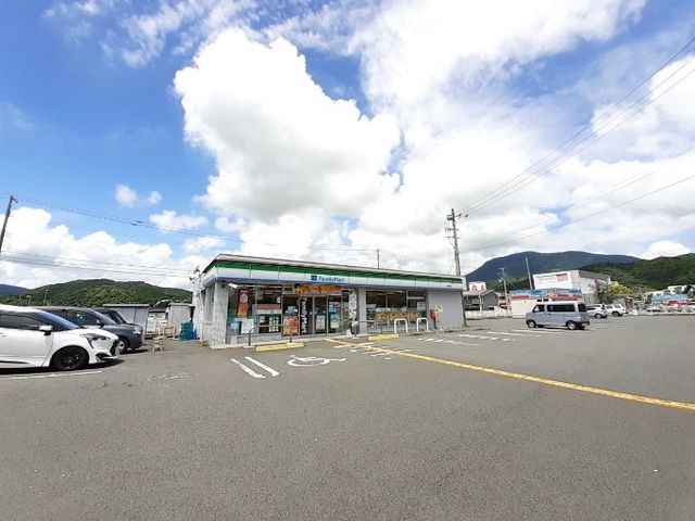 近くのファミリーマート 須崎桐間店まで350m(徒歩5分)