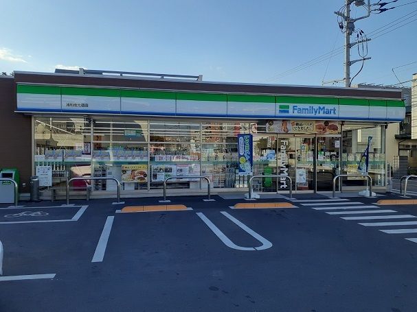 近くのコンビニまで240m（徒歩3分）