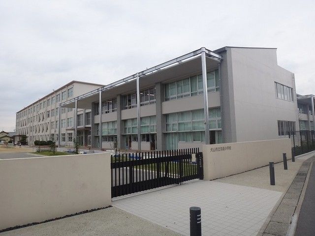 近くの犬山市立 羽黒小学校まで750m(徒歩10分)