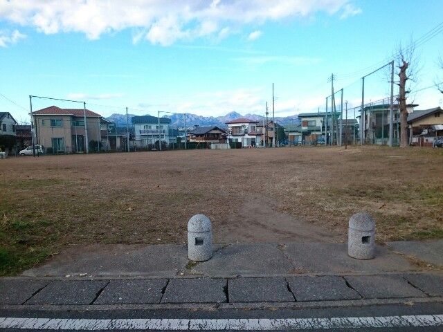 近くの八幡公園緑地まで450m（徒歩6分）