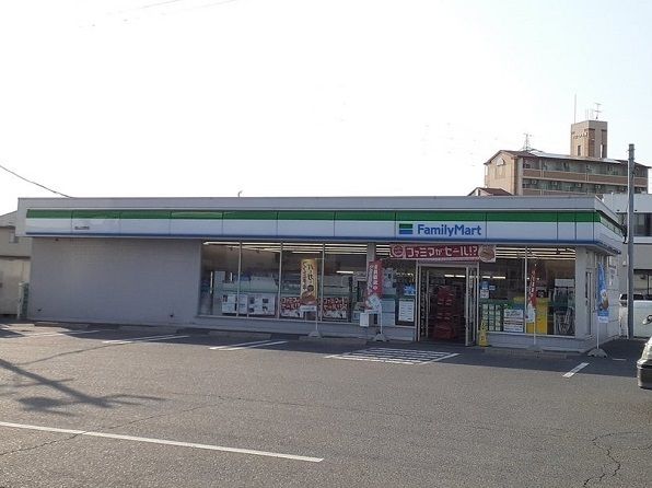 近くのコンビニまで450m（徒歩6分）