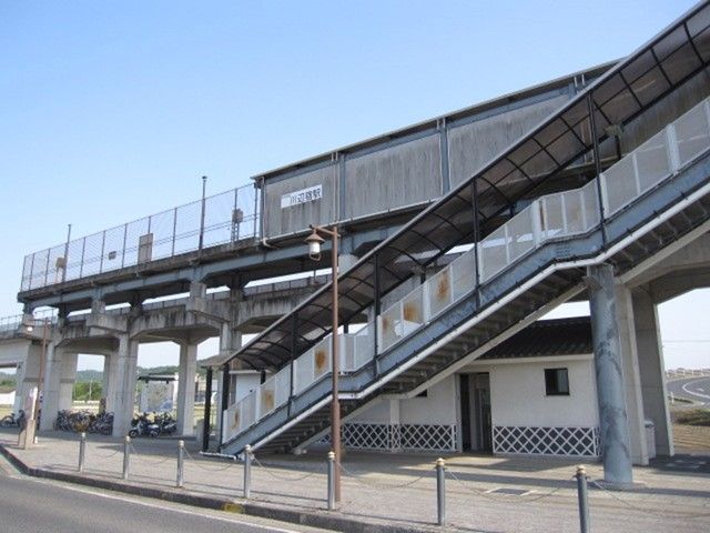 近くの川辺宿駅まで1,400m（徒歩18分）