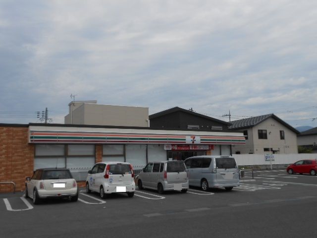 近くのセブンイレブン宇賀野店様まで500m（徒歩7分）