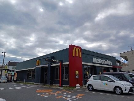 近くのマクドナルド加古川河原店まで450m（徒歩6分）