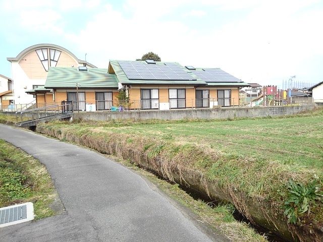 近くのめぐみ保育園まで850m（徒歩11分）