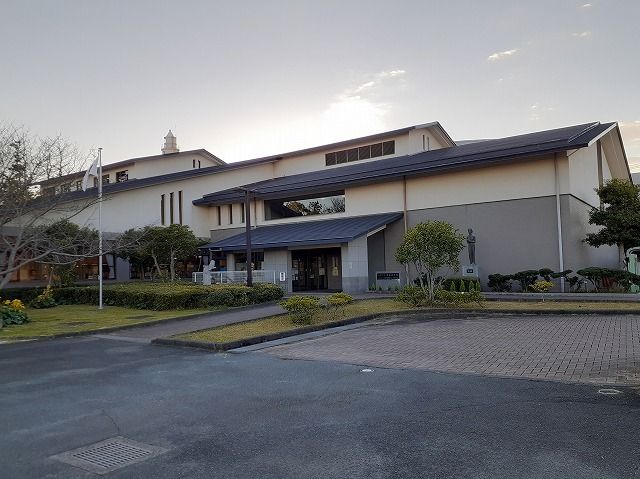 近くの図書館まで200m（徒歩3分）