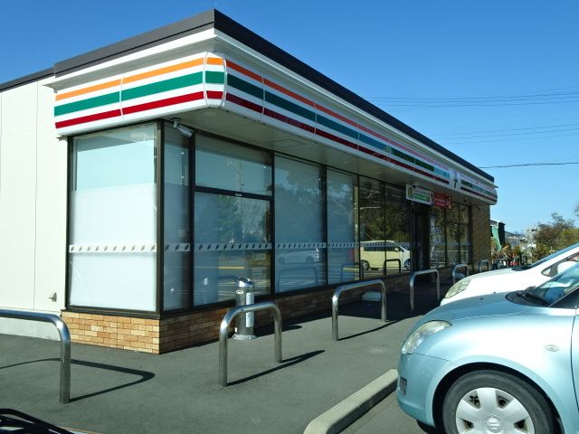 近くのセブンイレブン　勝俣店まで400m（徒歩5分）