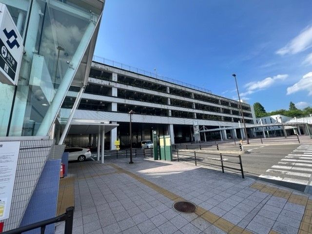 近くの地下鉄東西線　八木山動物公園駅まで1,570m（徒歩20分）