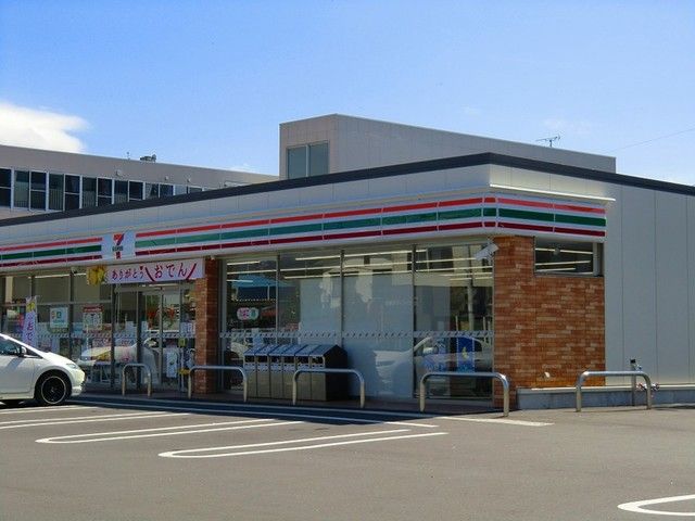 近くのセブンイレブン会津山鹿店まで150m（徒歩2分）