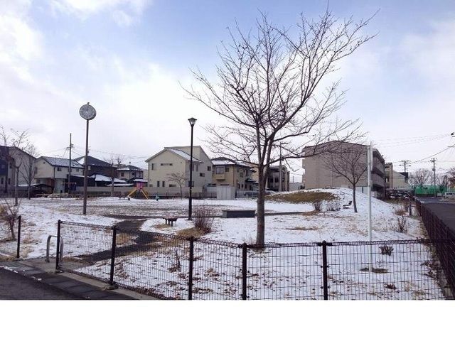 近くの公園まで150m（徒歩2分）