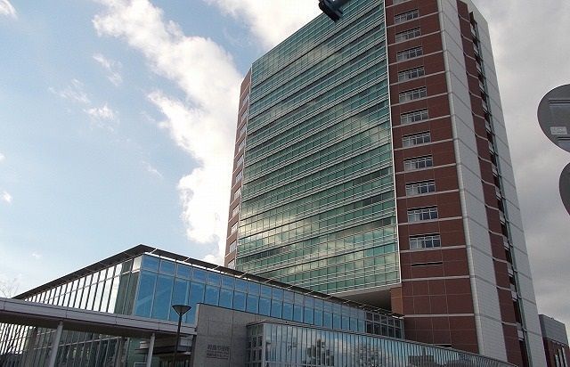 近くの鈴鹿市役所まで498m（徒歩7分）