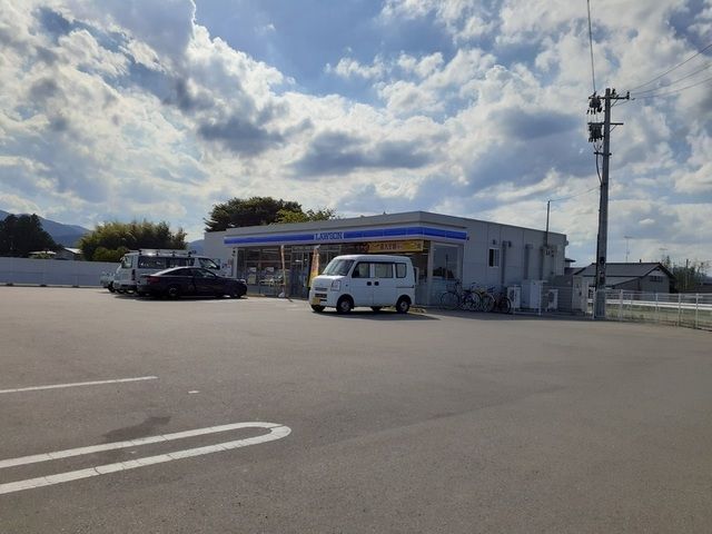近くのローソン原町大木戸店まで400m（徒歩5分）