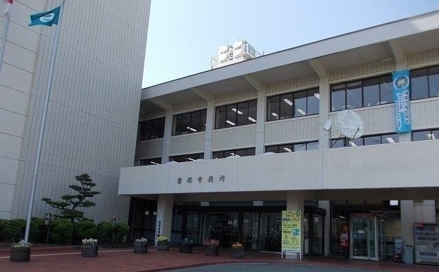 近くの役所まで1,200m（徒歩15分）