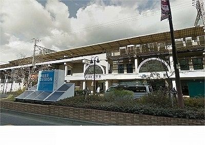 近くのJR元町駅まで1,300m（徒歩17分）