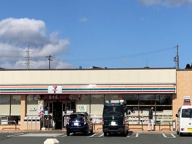 近くのセブンイレブン浜松桜台４丁目店まで1,100m（徒歩14分）
