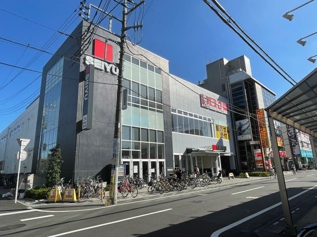 近くの西友　東大宮店まで550m（徒歩7分）