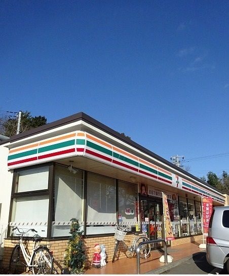 近くのセブンイレブンまで350m（徒歩5分）