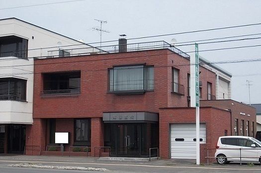 近くの病院まで240m（徒歩3分）