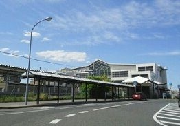 近くの浜野駅まで750m（徒歩10分）