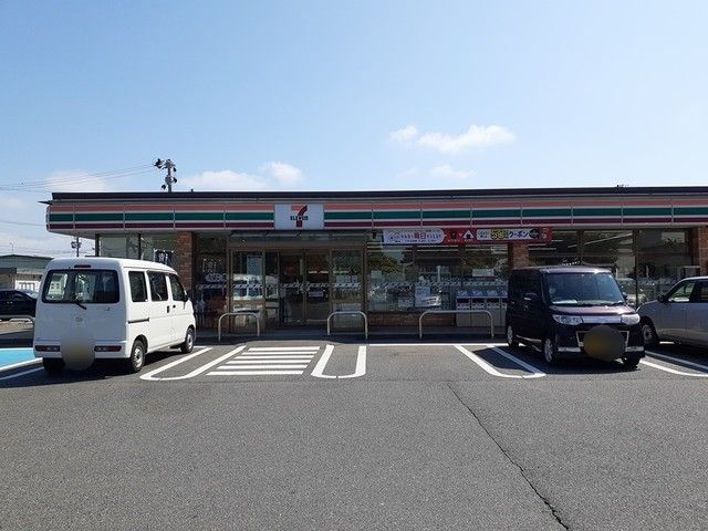 近くのセブンイレブン日本海病院前店まで300m（徒歩4分）