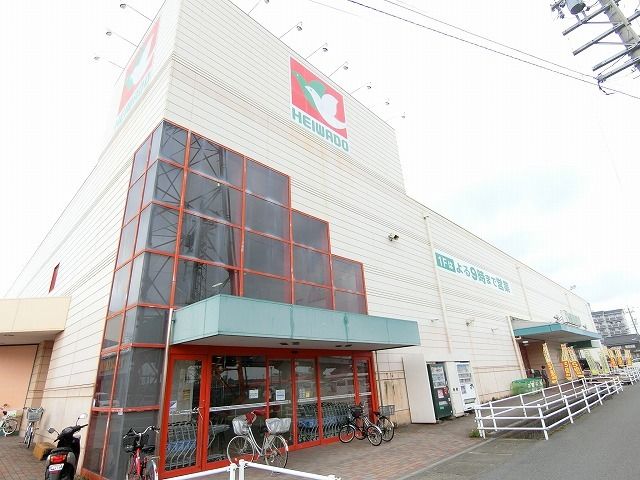 近くの平和堂ノースウエスト店まで2,300m(徒歩29分)