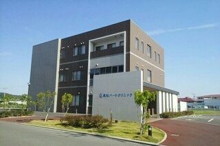 近くの高松ハートクリニックさんまで1,040m（徒歩13分）