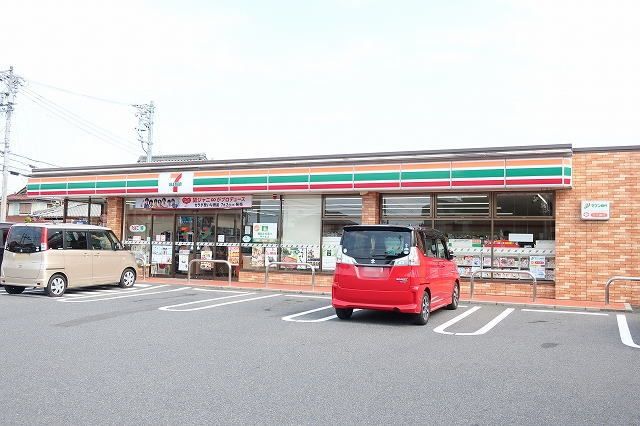 近くのセブンイレブンまで600m（徒歩8分）