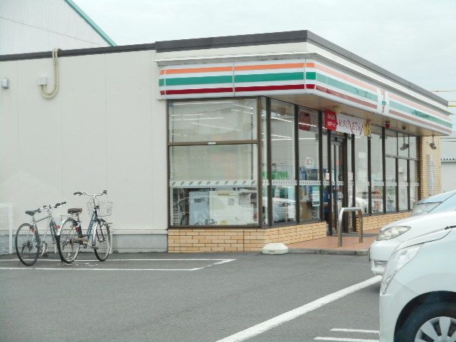 近くのセブンイレブン静岡下島店まで550m（徒歩7分）