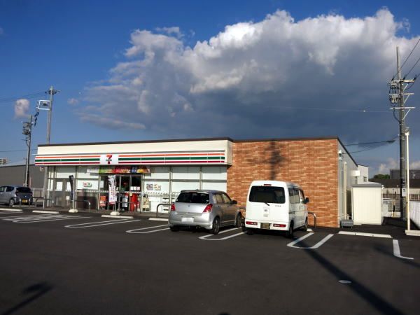 近くのセブンイレブン 岡崎針崎町店まで900m（徒歩12分）