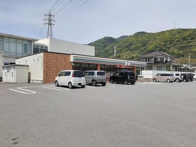 近くのセブンイレブン 日出佐尾店まで350m(徒歩5分)