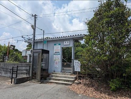 近くのＪＲ滝駅まで900m（徒歩12分）