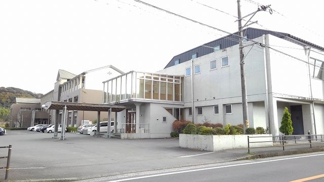 近くの北中学校まで100m（徒歩2分）