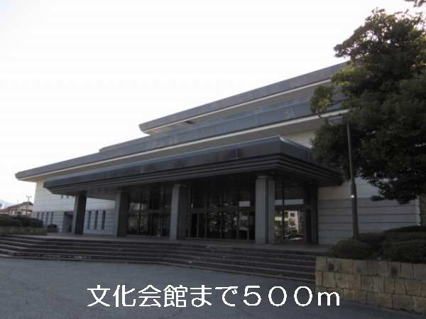 近くの文化会館まで500m（徒歩7分）