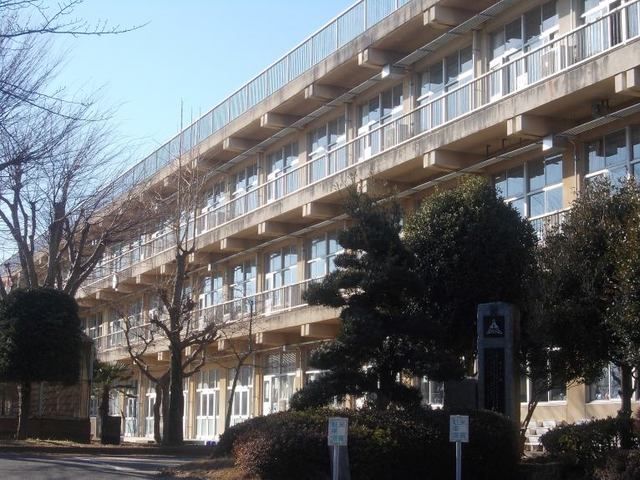 近くの小学校まで1,300m（徒歩17分）