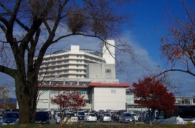 近くの大館市立総合病院まで1,400m（徒歩18分）