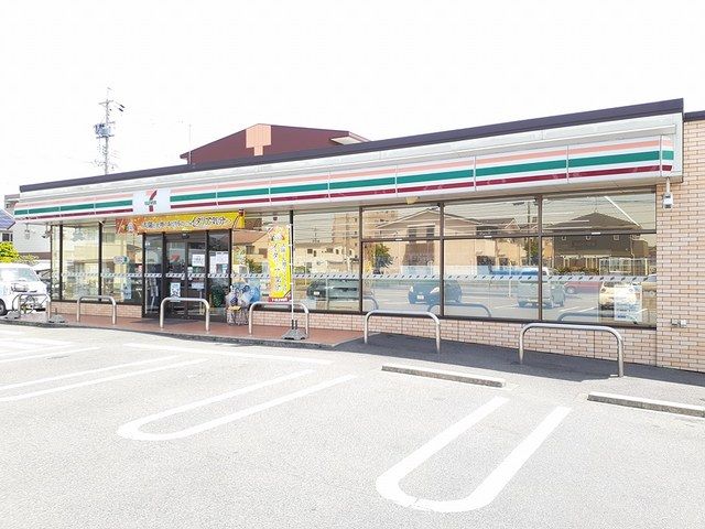 近くのセブンイレブン　大市場町店まで400m（徒歩5分）