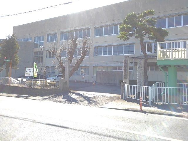 近くの高崎市立金古小学校まで500m（徒歩7分）